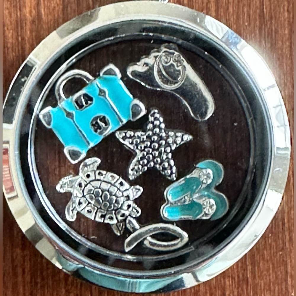 Origami Owl Silvertone Living Locket Beach Vacation Necklace & Charms EUC